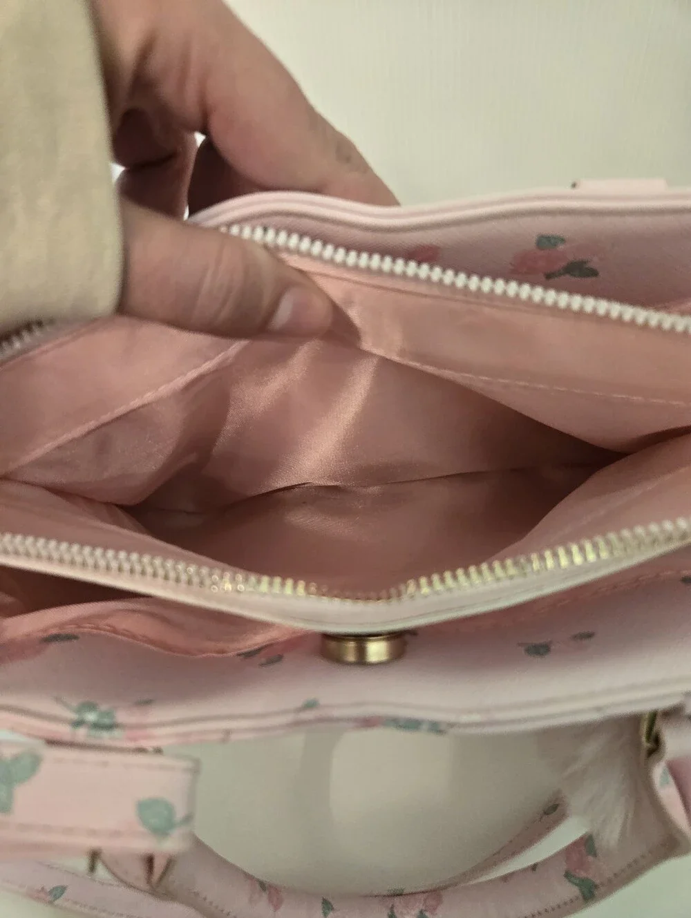 Under One Sky Pink Purse, Crossbody Straps, Pompom, Roses And Hearts, Quilted
